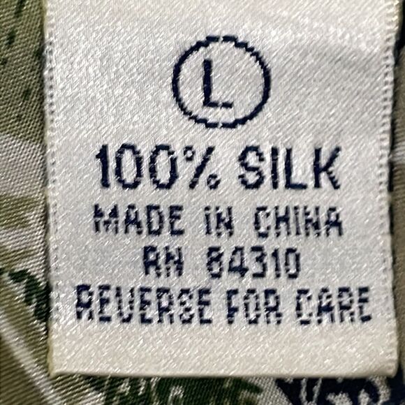 NWOT Summa Button Down Short Sleeve Shirt.  Size L large 100% silk - Picture 7 of 8